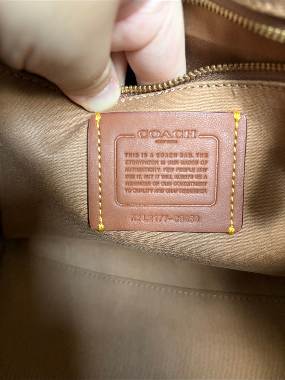 Coach Field Tote 30 - Picture 7 of 8